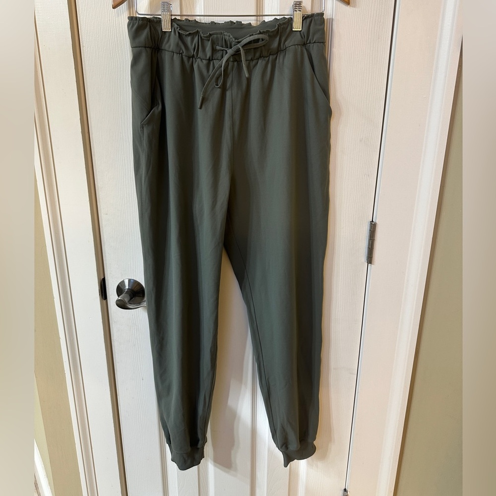 Lululemon Green Stretch High Rise Jogger Pants Full Length Size 8 Travel Rare